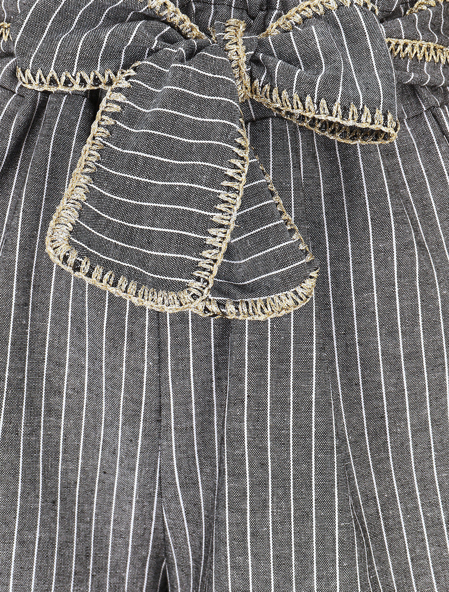 Pantalon ample à rayures et ceinture fantaisie - Gris