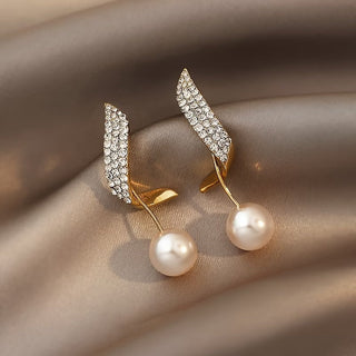 Cosette | Boucles d'oreilles en perles de cristal et plumes